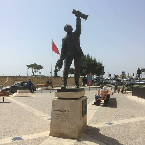 Manwel Dimech Monument, Valletta